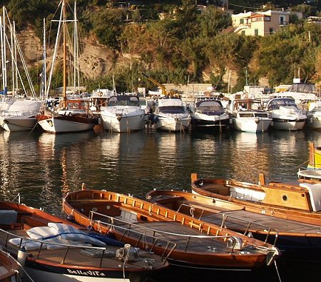 Chiaiolellas Boote im Morgenlicht