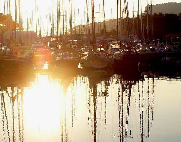 Sonne im Hafen